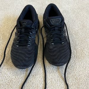 ASICS Gel Nimbus. Size 7